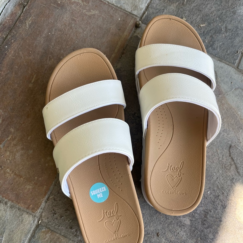 Reef White and Tan Women's Sandals